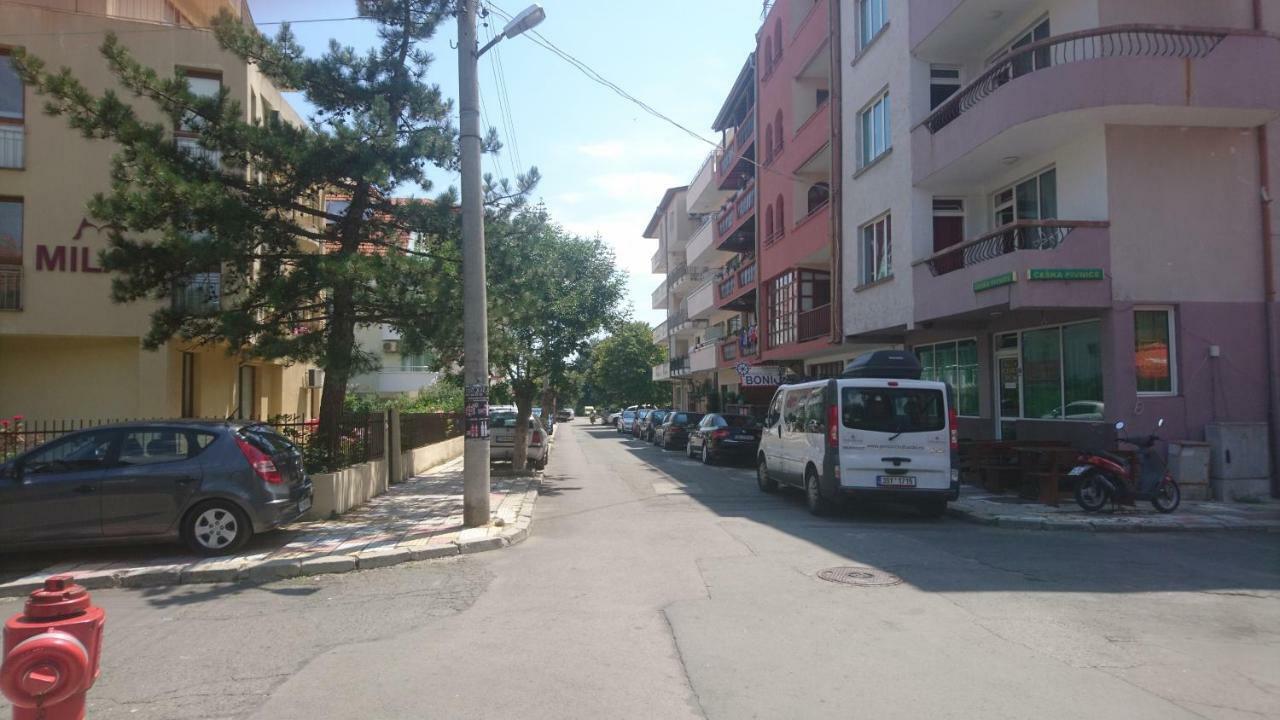 프리모르스코 Treti Mart North 아파트 외부 사진